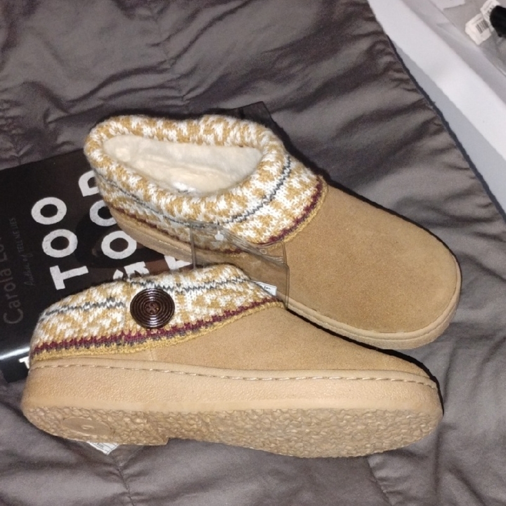 Coldwater Creek Cozy Tan Slippers with Knit Cuff